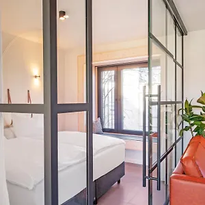  Apartment Mono Design